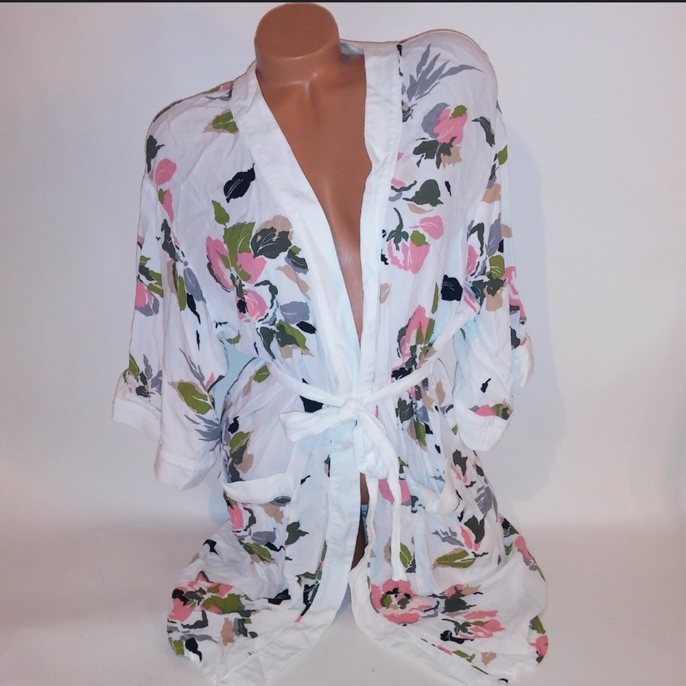 Leith Floral Kimono Robe - White with Pink and Green